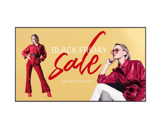 Werbebanner für Black Friday Sale mit zwei Bildern einer Frau in roter Kleidung vor beigem Hintergrund. Große rote Schrift liest "Black Friday Sale", darunter steht in Weiß "20% auf alles". Das Banner kündigt einen 20%-Rabatt auf alle Artikel zum Black Friday an.